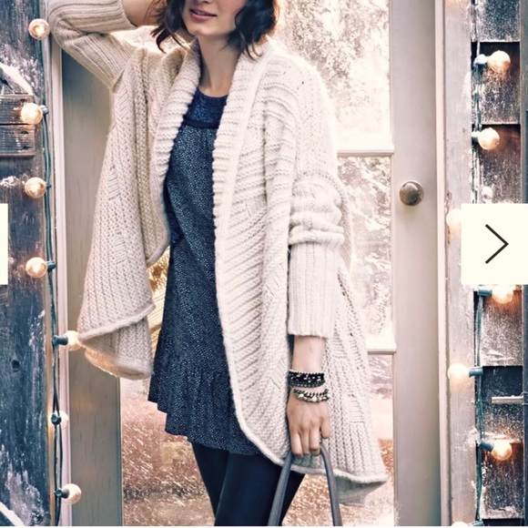 Anthropologie Comete Chunky knit Cardigan x The Cue: Cream. - Picture 4 of 13